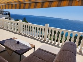 Trogir, Ferienhaus mit 4 Apartments und Meerblick kaufen