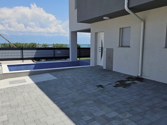 Vir/Dalmatien, Apartment über 2 Etagen 70m zum Meer.