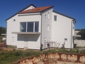 Haus mit Meerblick und 4 Wohnungen in Visnjan